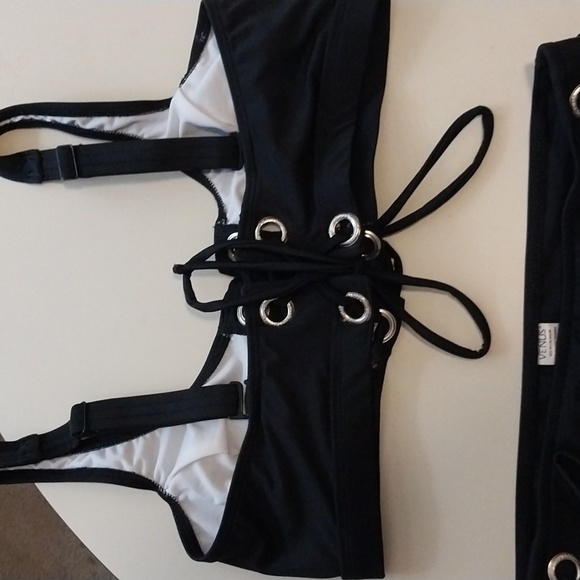 Black Venus bikini - Picture 3 of 7